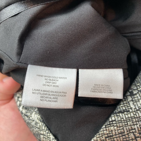 ANNE KLEIN Sleeveless Black & Gold Metallic V-Neck A-Line Dress | Size 4 - Picture 13 of 14